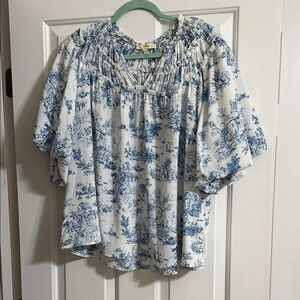Entro Blue and White Toile Print Short Sleeve Puff Sleeve V Neck Blouse Medium